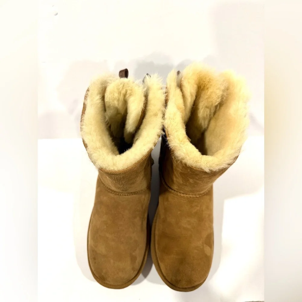 UGG Bailey Bow II Chestnut Boots Women Size 5 Brown Sheepskin Suede - Picture 2 of 11